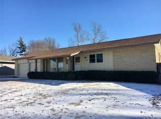 824 Crown Dr, Bartlesville, OK 74006