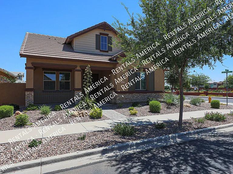 4429 E Jones St — Photo 1