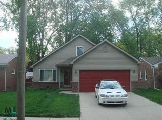 24021 Ithaca St, Oak Park, MI 48237