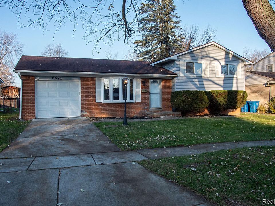 1st image of 8671 Pine Ct