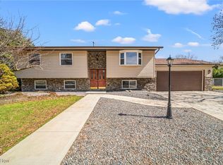 304 Hawk Ridge Dr, Painesville, OH 44077
