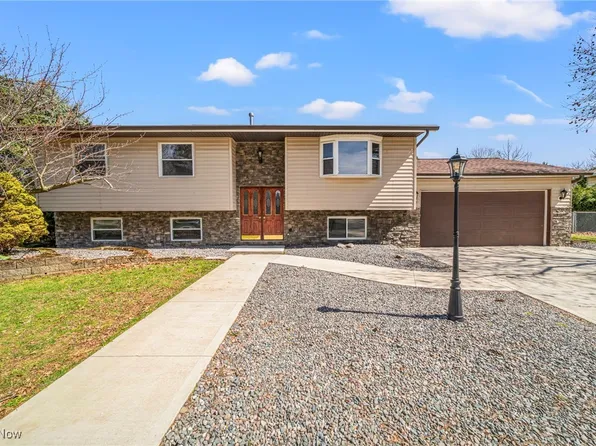 304 Hawk Ridge Dr, Painesville, OH 44077