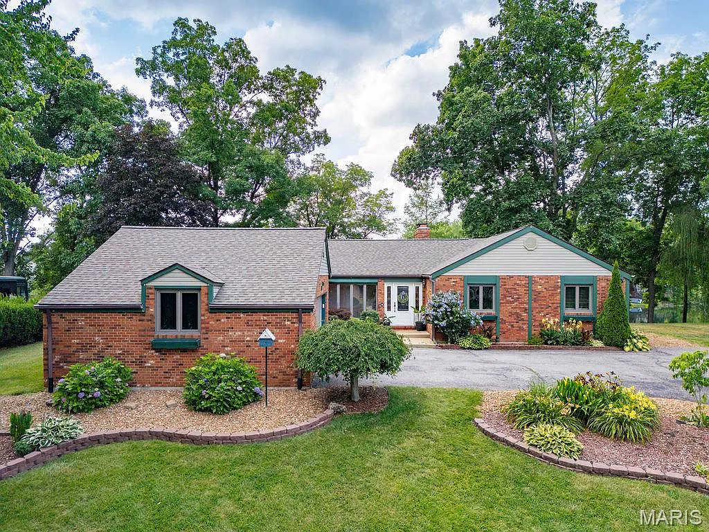 44 Matterhorn Dr photo 1