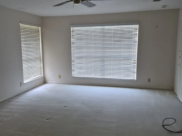 172 Riverside Dr — Photo 8
