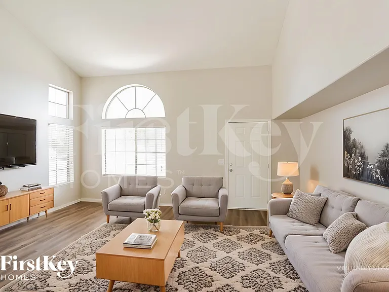 7963 W Marlette Ave — Photo 5