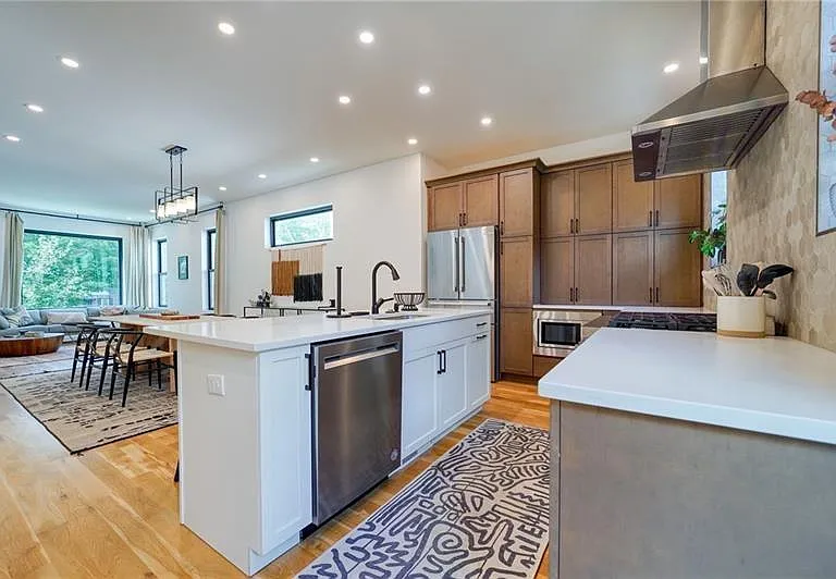 829 Barnett St NE — Photo 12