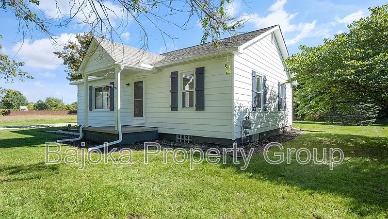 2 bed, 1.0 bath, 1000 sqft, $2,250 — Photo 2