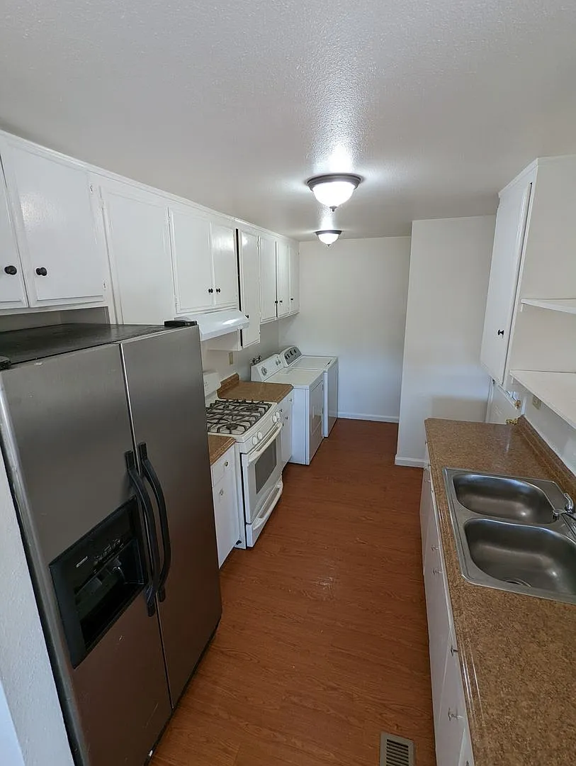 Building Photo - 3536 Willow Hills Cir