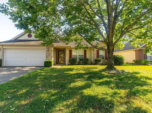 7955 Cedar Point Dr, Newburgh, IN 47630