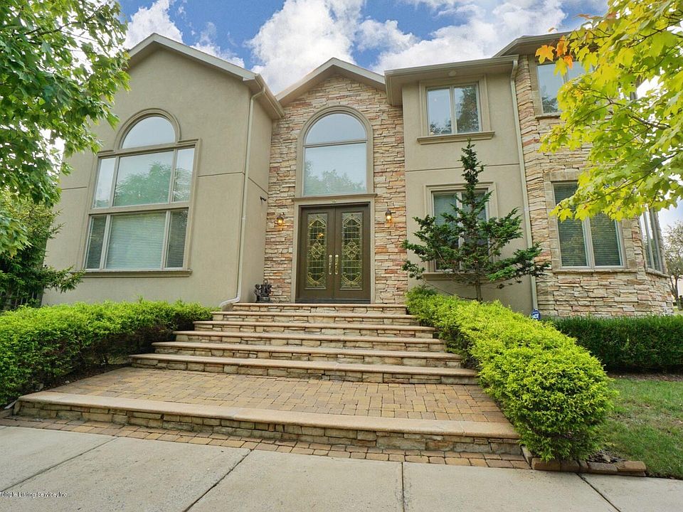 1st image of 108 Camden Ave