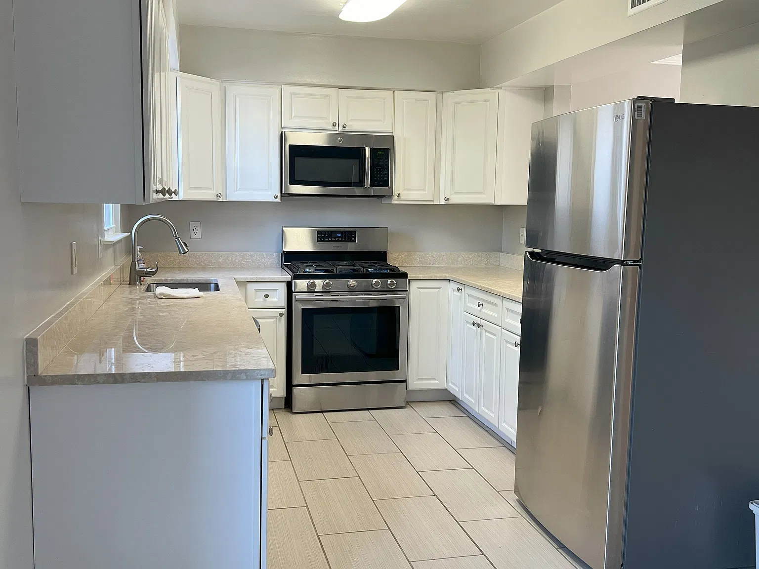 3 bed, 1457 sqft, $2,995 — Photo 4