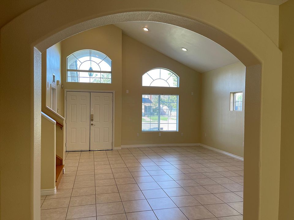 Downstairs Entry Way