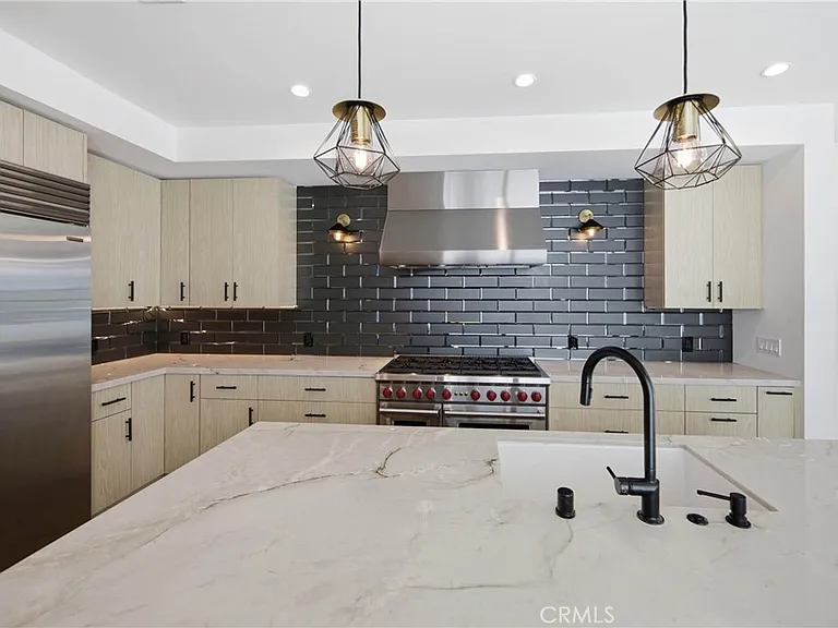 515 Jasmine Ave — Photo 9
