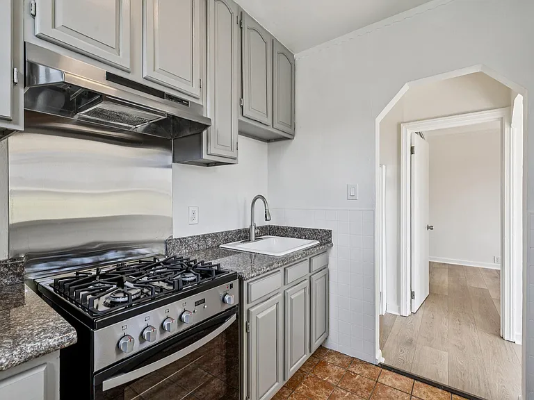 3235 Fillmore St #4 — Photo 16