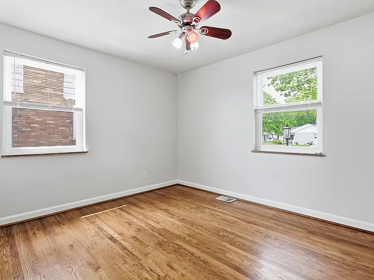 8330 Wexford Ave — Photo 21