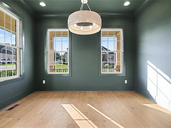 5th image of 7400 Harkwood Ct