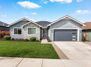 962 Callaway Dr, Medford, OR 97504