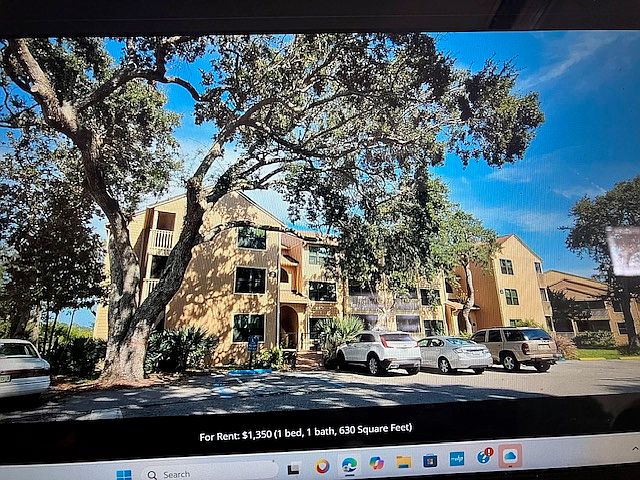 Beautiful gated community in Daytona Beach - near everything