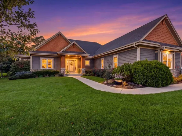 11237 N River Birch DRIVE, Mequon, WI 53092