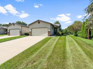212 White Tail Dr, Sun Prairie, WI