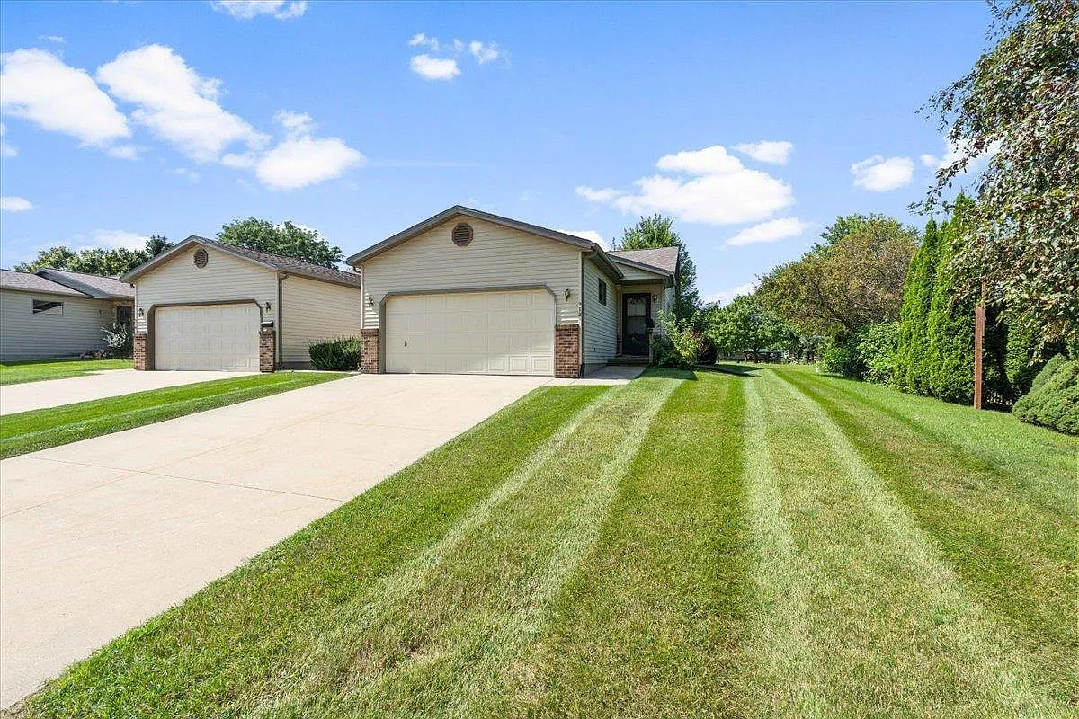 212 White Tail Drive photo 1