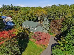 30 Manor Rd N, Greenlawn, NY 11740