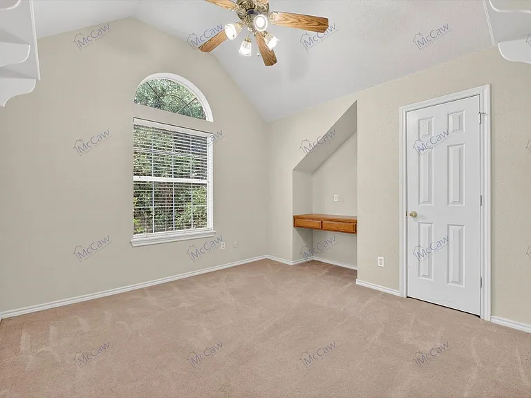 914 Dove Creek Trl — Photo 13