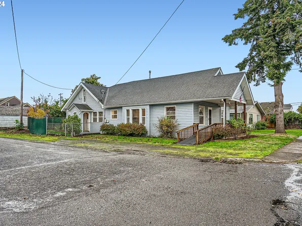 301 Berkley Ave, Molalla, OR 97038
