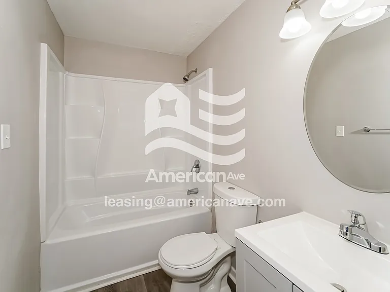 722041_013_main_bathroom_13707836.jpg
