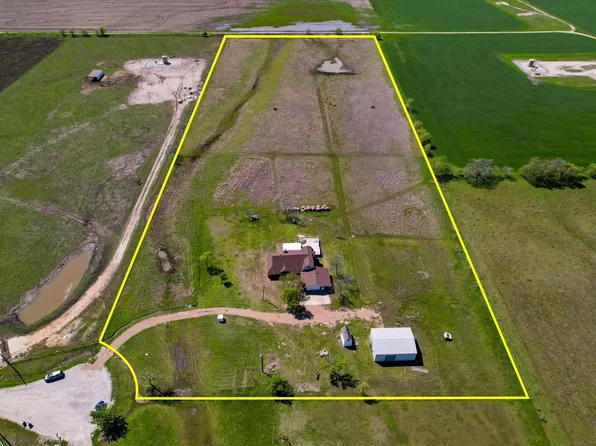 1495 Plover Cir, Ponder, TX 76259