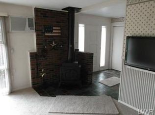 590 Miller Ln, Whitehall, PA 18052