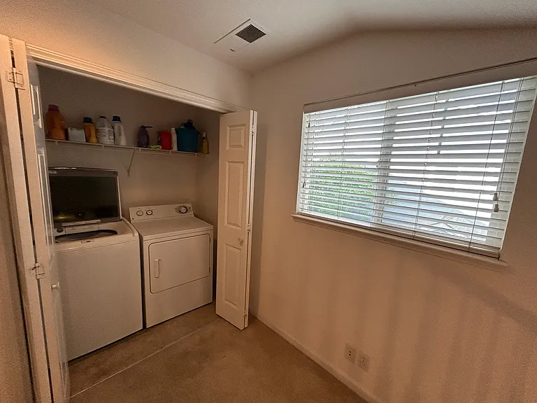 3126 Albany Cir — Photo 12