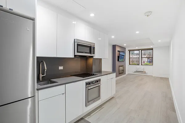 Rented by Compass | media 16