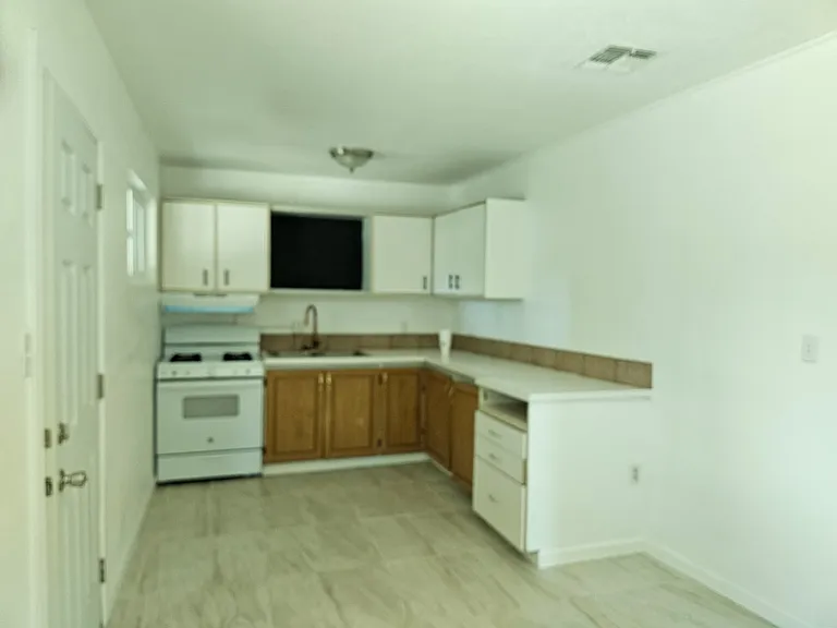 655 E Carico St #8-B — Photo 8