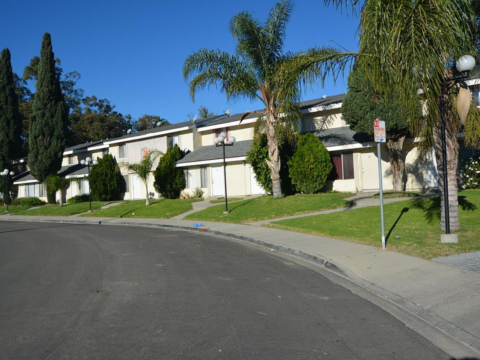 1st image of 307 S Steckel Dr