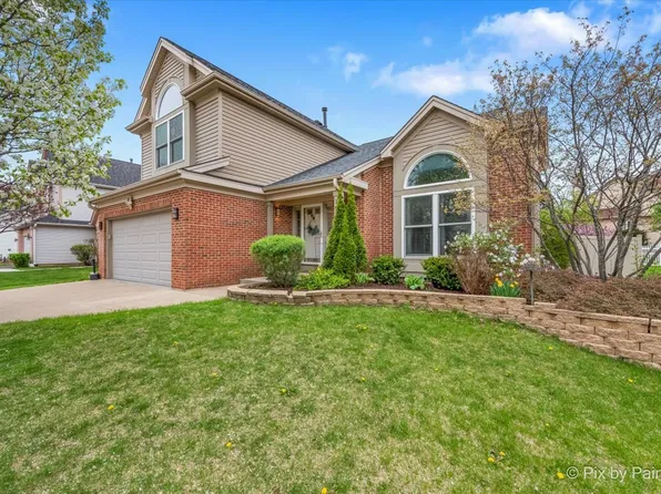 1682 Brompton Ln, Crystal Lake, IL 60014