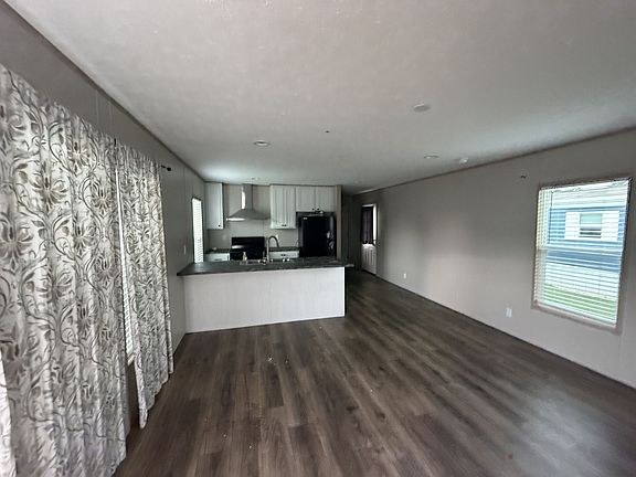 3rd image of 307 Teaberry Dr