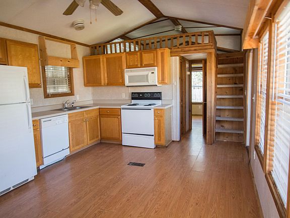 4th image of 1427 Suncrest St