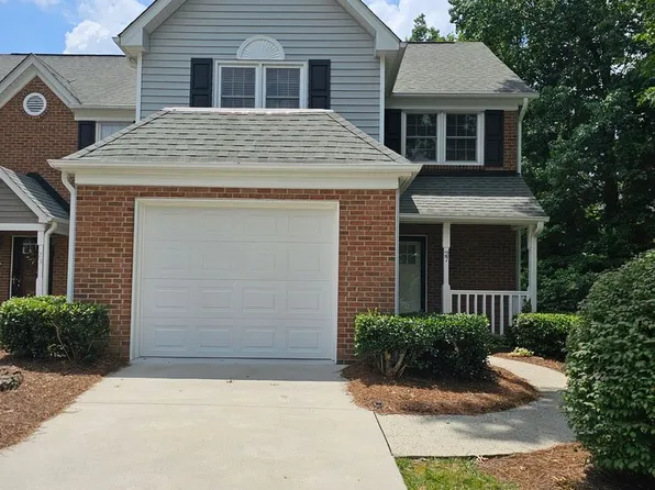 27 Cedar Branch Dr, Greensboro, NC 27407