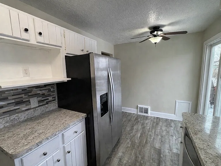 1293 Leonora Ave — Photo 2