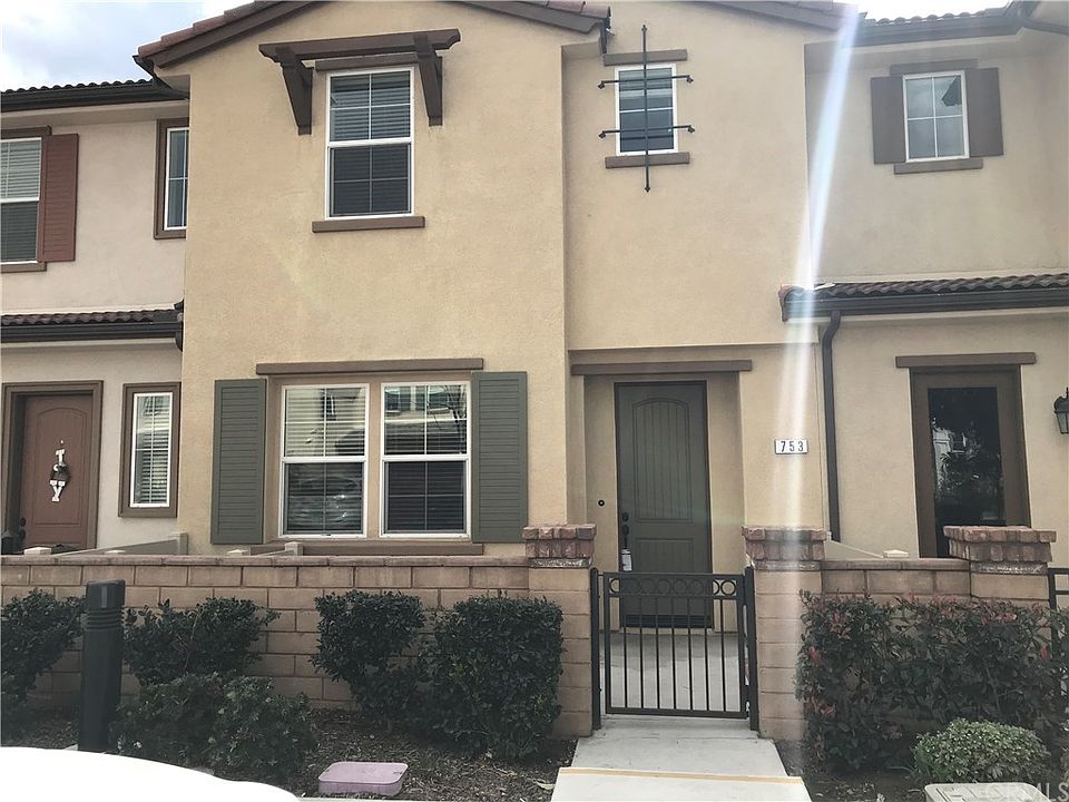 1st image of 753 N Via Dolcetto