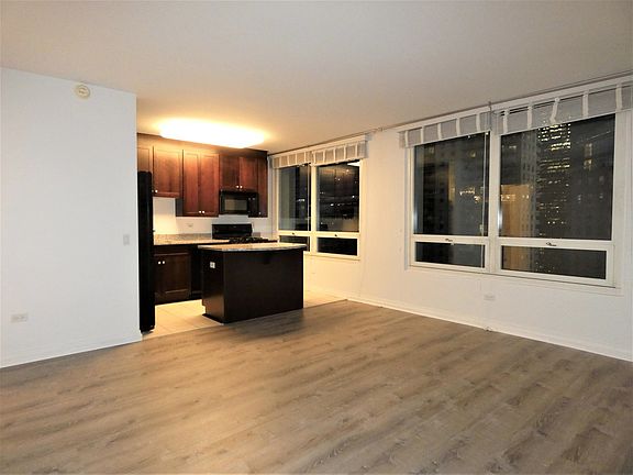5th image of 33 W Ontario St APT 29D