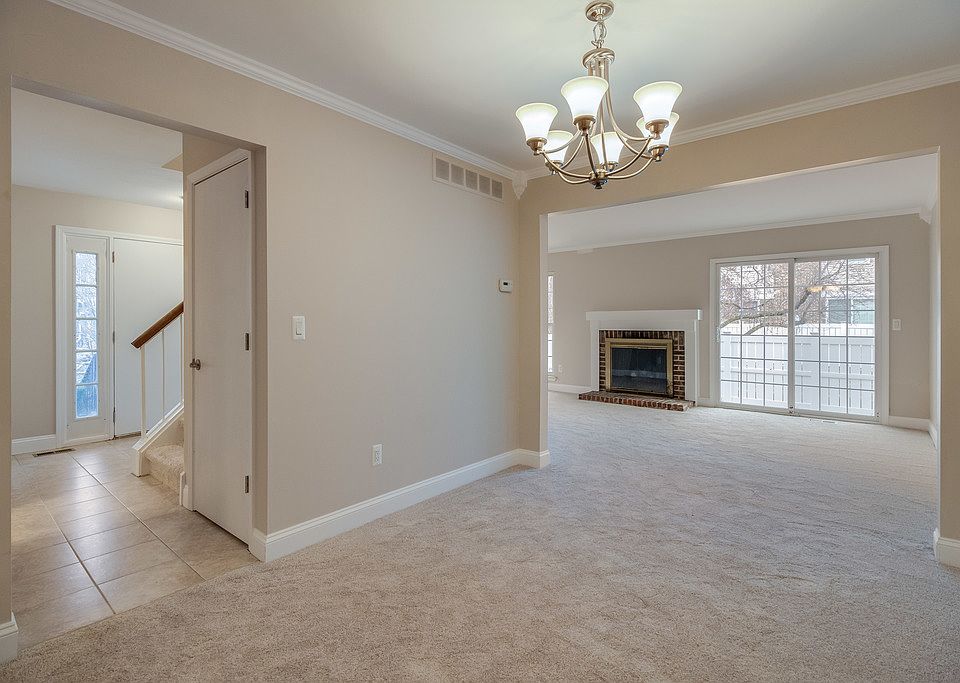 1st image of 42127 Roscommon Dr #281