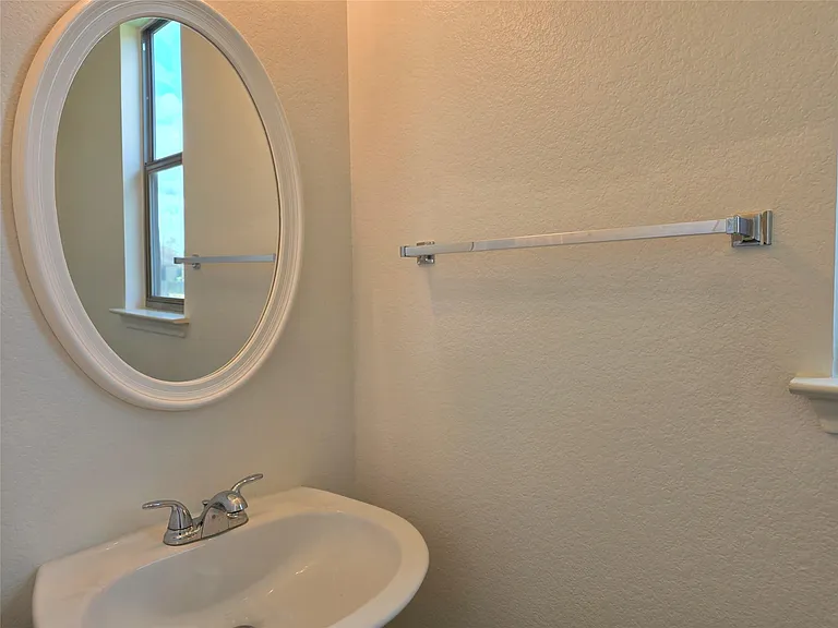 160 Mistletoe Ln — Photo 11