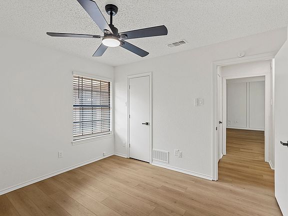 4th image of 4014 Saint Christopher Ln #4016