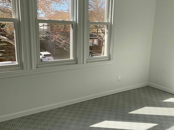 4th image of 2133 E 38th St #B