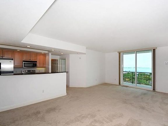 4th image of 800 N Tamiami Trl Unit 815