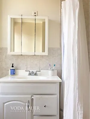 Rented by Voda Bauer Real Estate | media 12