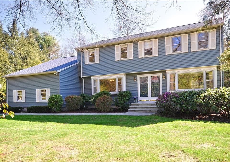 1st image of 3 Rocklyn Dr