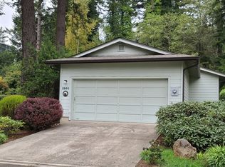 1360 Glenwood Dr, Brookings, OR